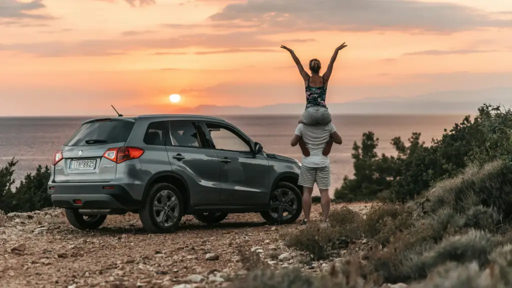 Mietwagen steht am Strand