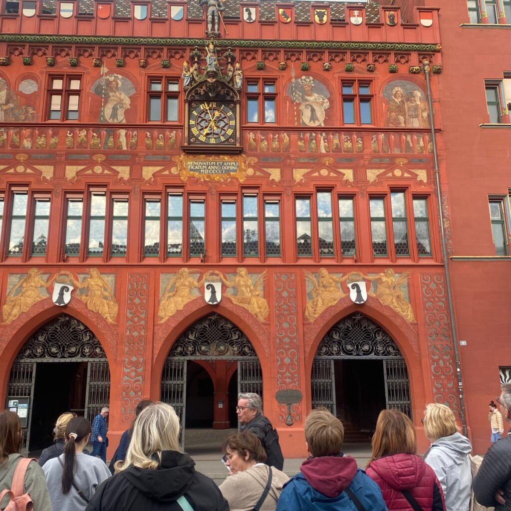 Gruppe bei einer Stadtführung